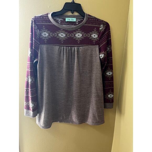 Size Large Filly Flair Aztec Top - Picture 1 of 5
